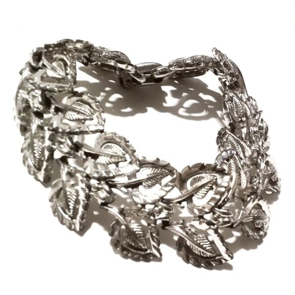 Vintage Coro Pegasus Mid Century Double Leaf Link Bracelet - Picture 2 of 7